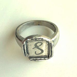 "S" Ring
